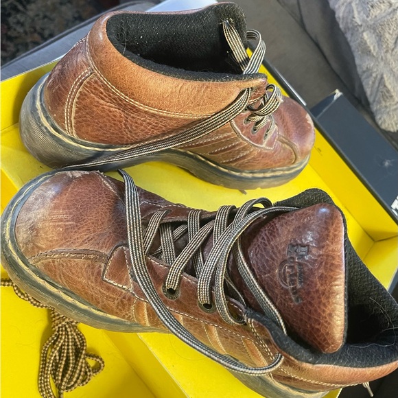 Dr Marten’s Women’s Hiking Brown Leather Boots (pre owned) - Picture 4 of 8